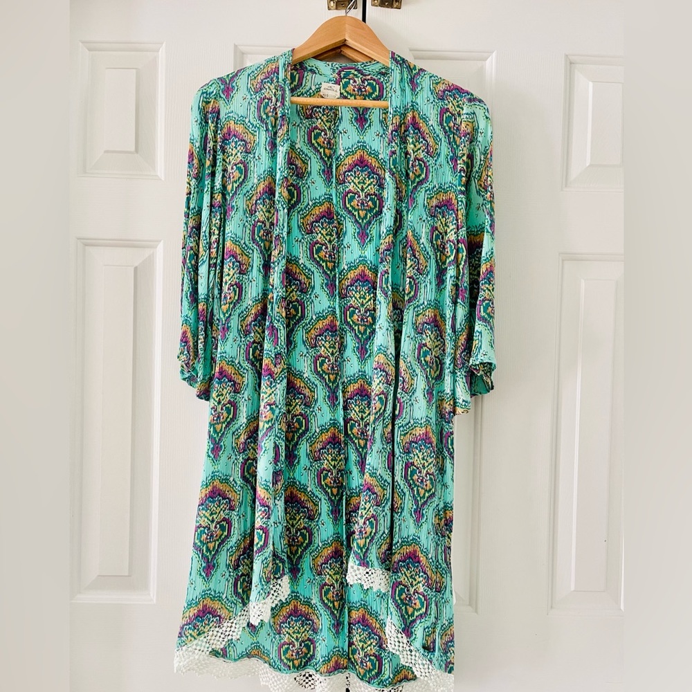 O’Neill green floral kimono. Size XS/SM